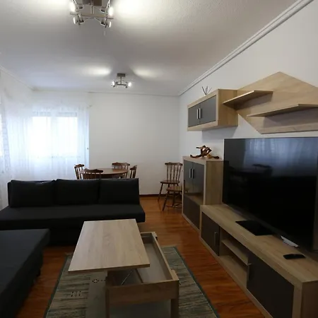 アパート Amplio Piso En Zona Ris ノハ