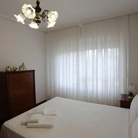 Amplio Piso En Zona Ris アパート ノハ