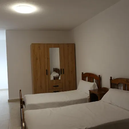 Amplio Piso En Zona Ris アパート